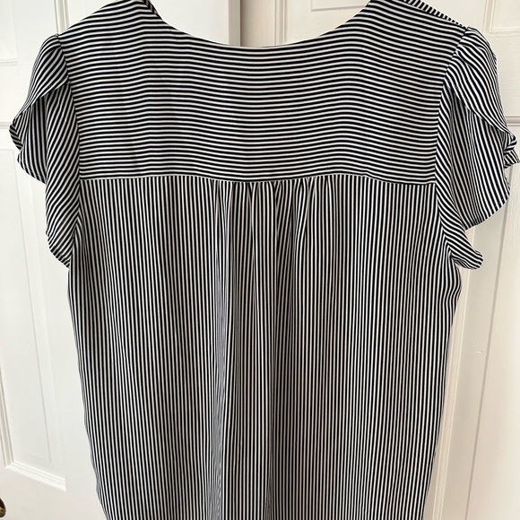 LOFT light worn woman’s work shirt. - Picture 3 of 4